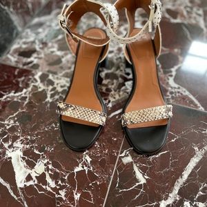 Givenchy heels size 7